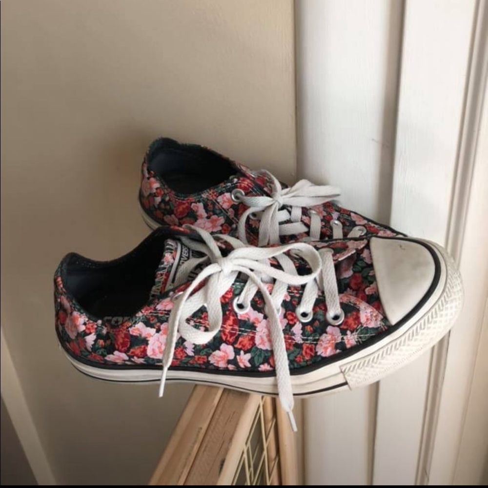 Floral Converse